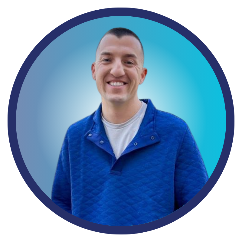 Erik Chazin Headshot sales omniview - round blue gradient background Blue quarter zip